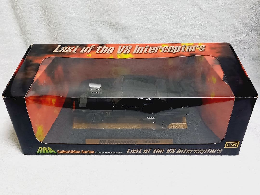 マッドマックス V8 インターセプター1/24ミニカー