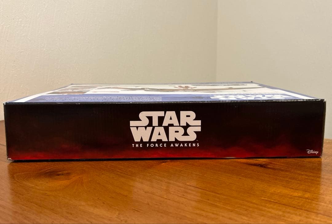 新品 スターウォーズ フォースの覚醒 Xウイング スターファイター ポーダメロン