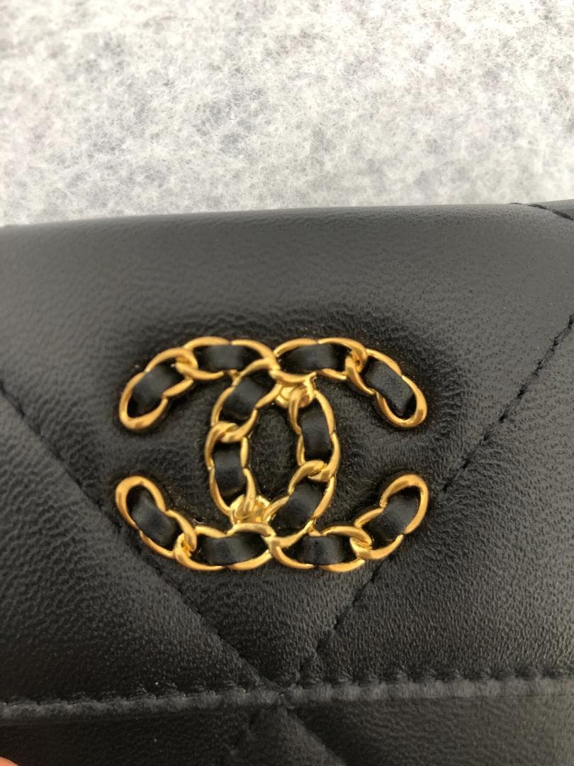 三つ折財布　ロゴレディース　バッグ　財布　ヴィンテージ　ブラック