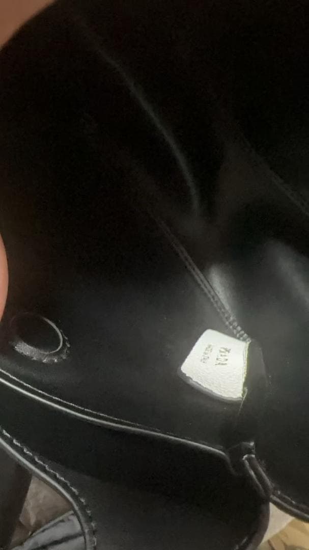 即日発送 ~~ ホワイトレザーハンドバッグ 保存袋付き