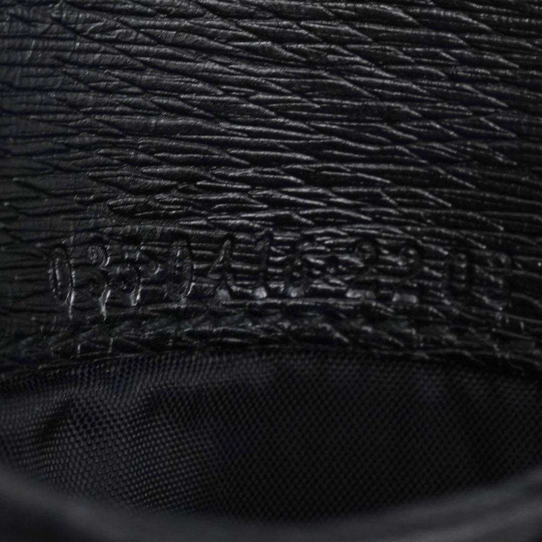 ✨未使用展示品✨ GUCCI ミニ財布 エンボスロゴ Gロゴ 二つ折り ブラック