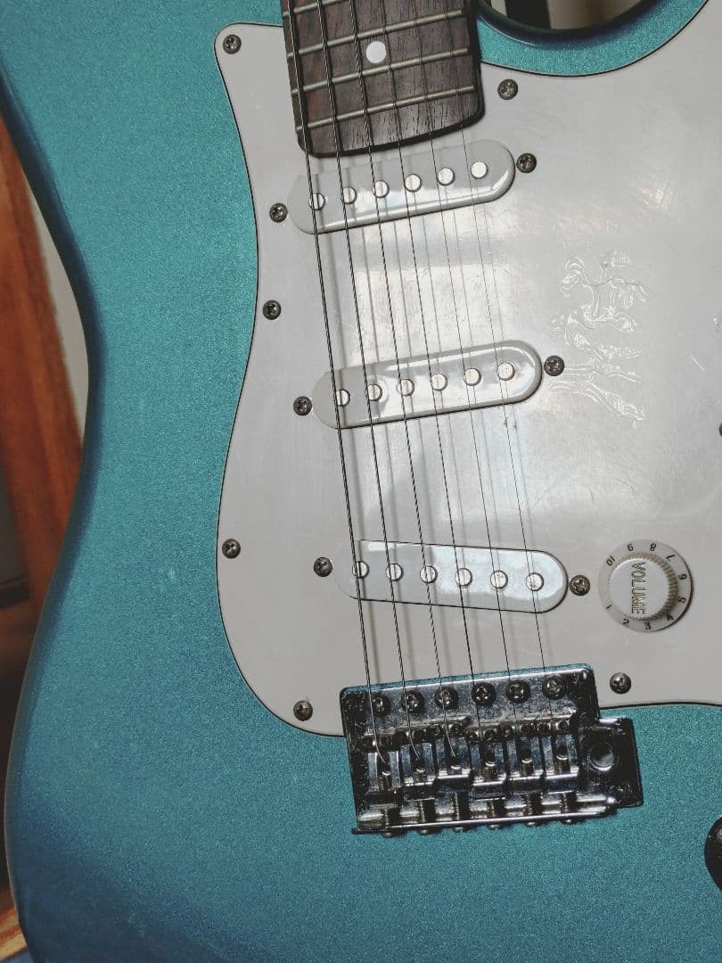 Legend ストラトタイプ エレキギター