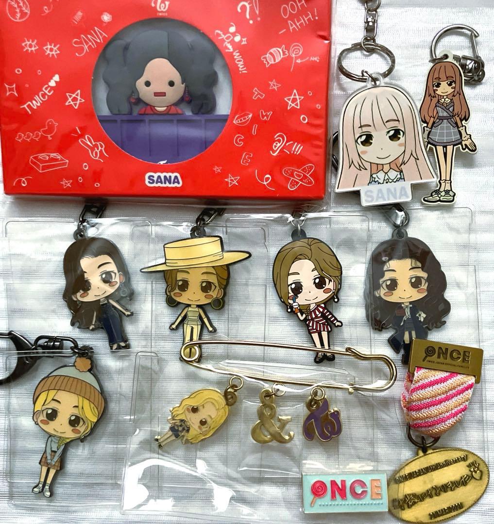 twice サナ　サブリー　キーホルダー　ピンバッジ　24点　セット