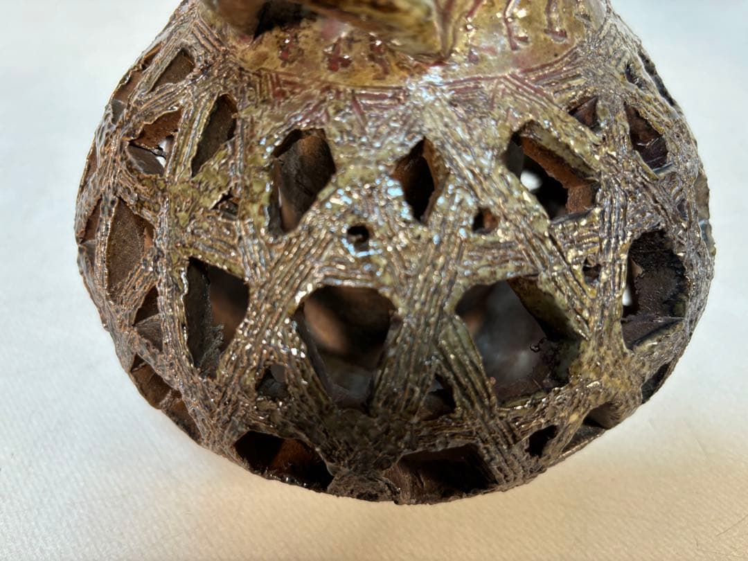 透かし彫り模様　壺型 一輪挿し　3点セット