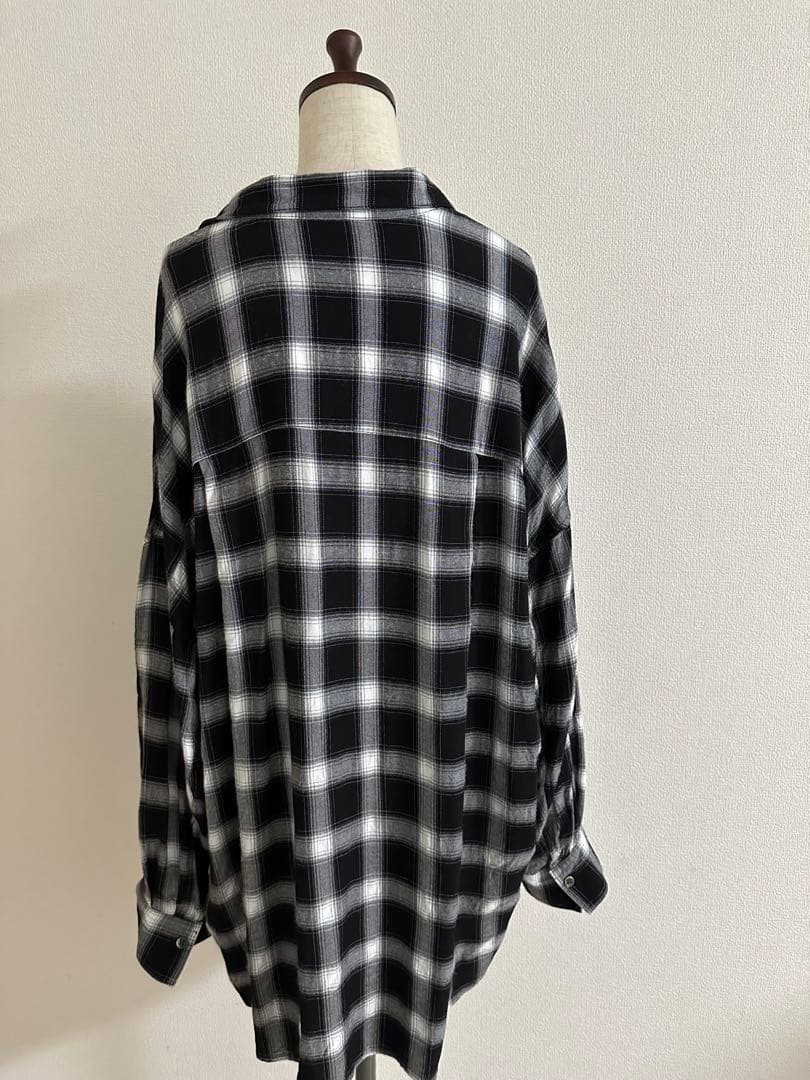 金色のコート 男性フィギュア 陶磁器