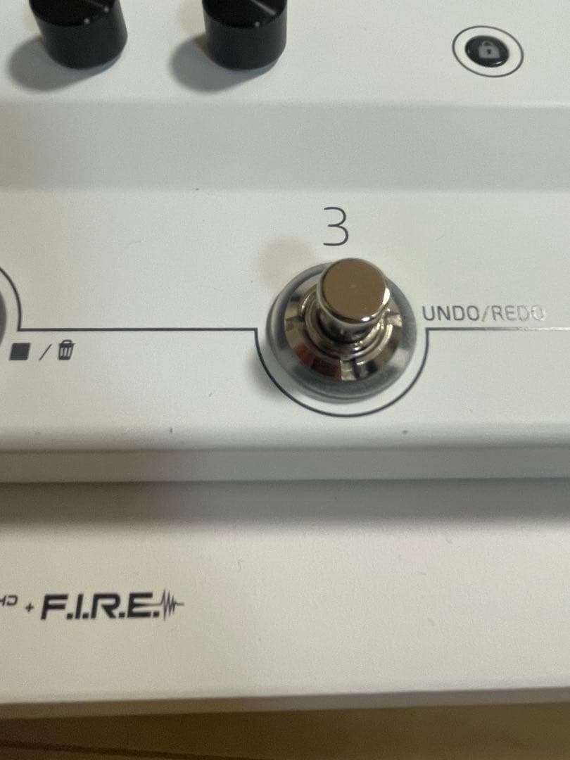 Hotone Ampero II Stage ペダル付き