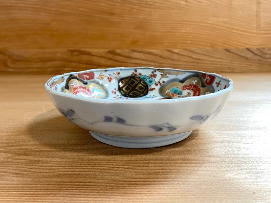 能登蔵出し 古伊万里 色絵 金彩 窓絵文 輪花皿 / 深皿 膾皿 - メルカリ