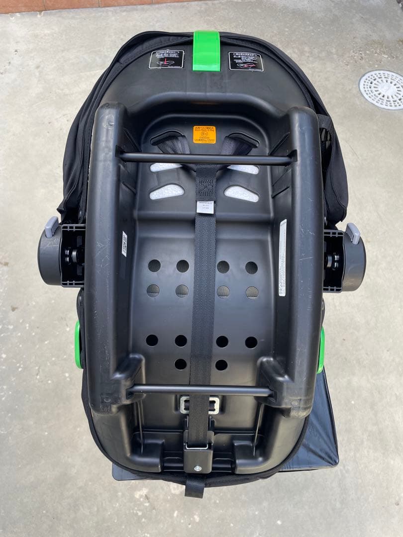 アップリカ チャイルドシート エアキャリーとルーチェ TS アタッチメント付