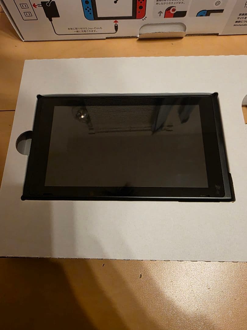 Nintendo Switch ネオンブルー・ネオンレッド本体