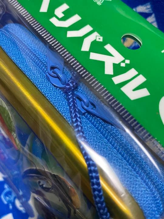 甲虫王者ムシキング森の民の伝説 缶入りパズル - メルカリ