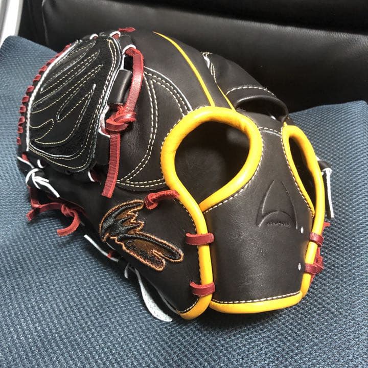 青銅製ドラゴン彫刻 木製台座付き