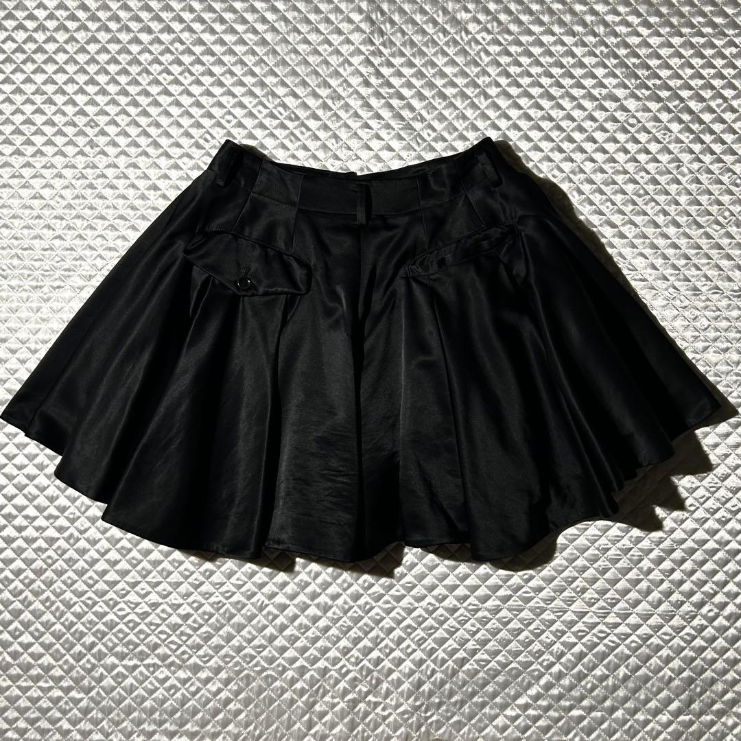 AD2022 23SS エステルサテンフレアキュロットスカート ショーツ 黒
