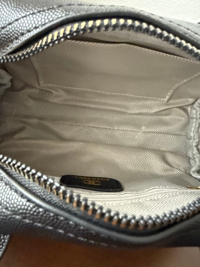 CHANELノベルティ ブラック レザーハンドバッグ