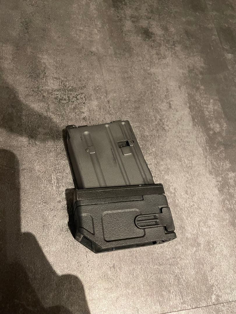 【東京マルイ】外部ソース M4マガジンアダプター