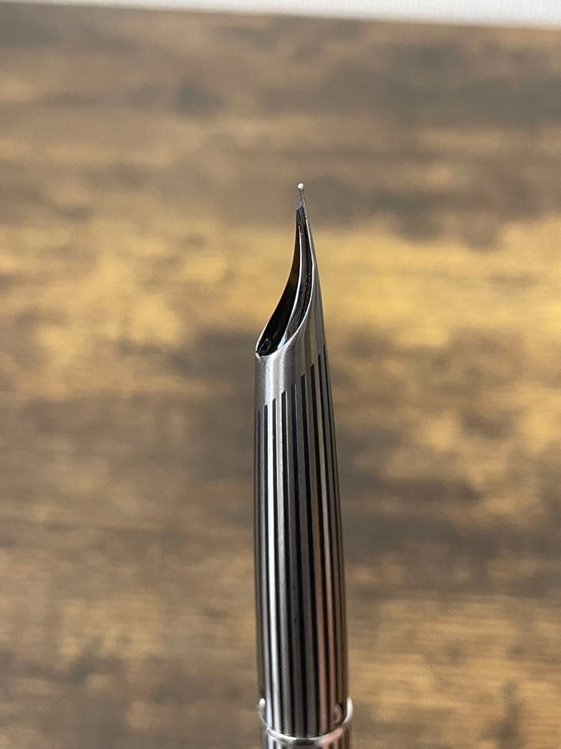 新品未使用　1970年代　ペン先軸一体型　蝕刻　μ ストライプ　ミュー　万年筆