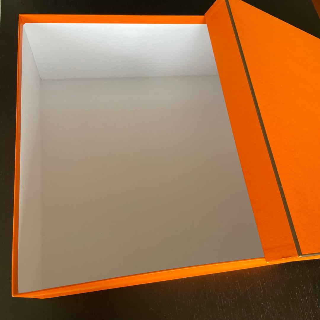 エルメス 空箱 43×43×17 リボン付き - メルカリ