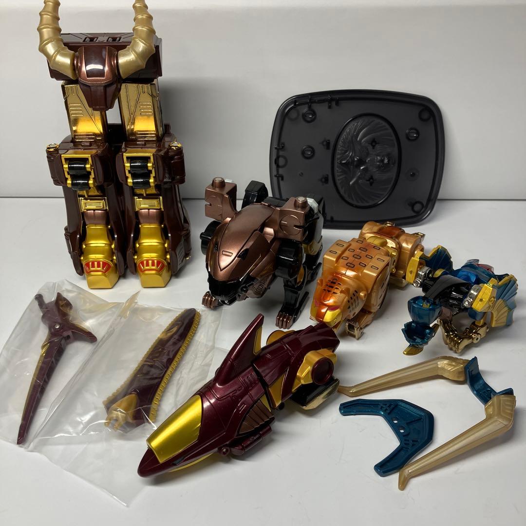 【未使用美品】　百獣合体 DX超合金 ガオゴッド 百獣戦隊ガオレンジャー Amazon.co.jp: バンダイ(BANDAI) 百獣合体DX超合金【ガオキング