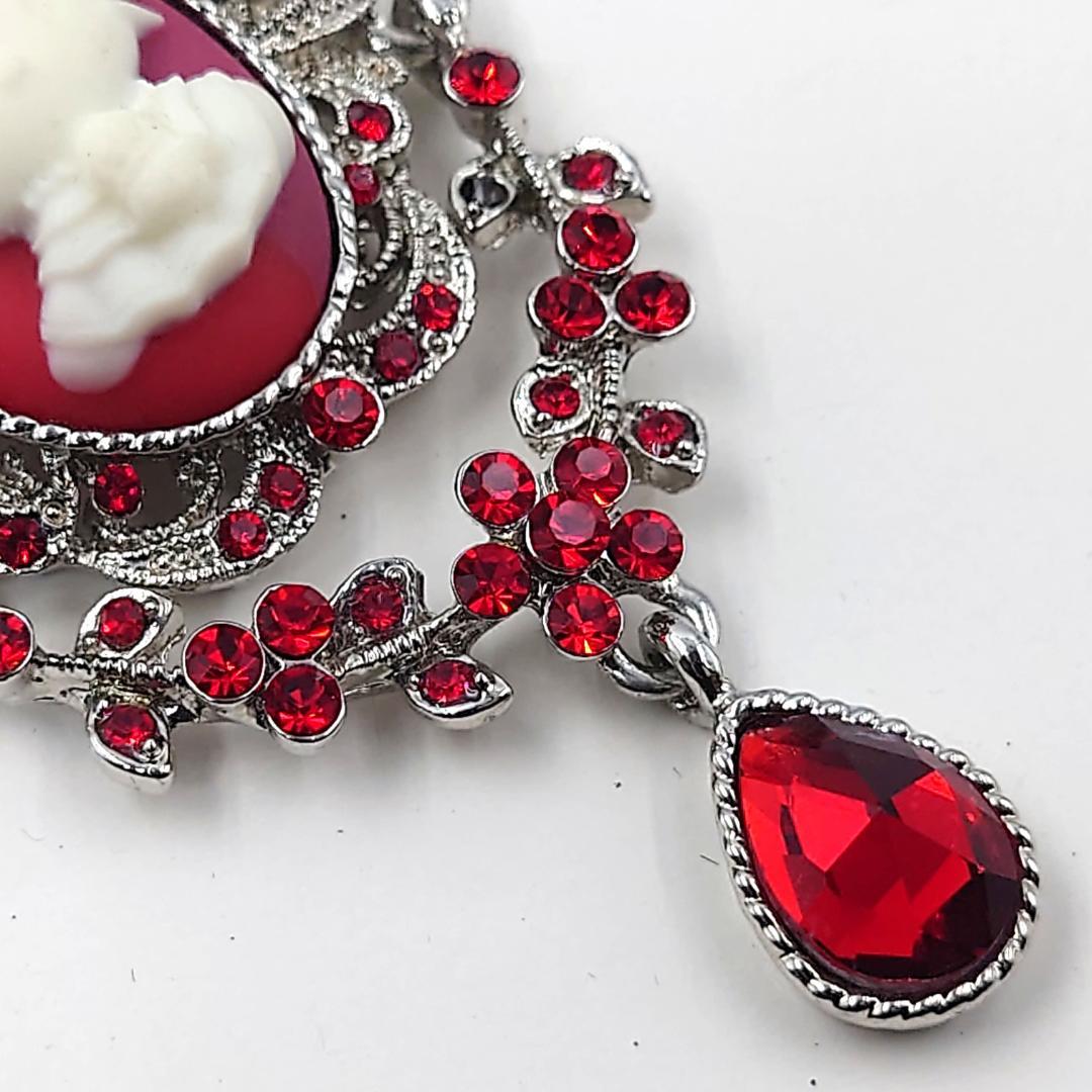 超レア品？ キティちゃん カメオ ブローチ バッジ 全長約8cm