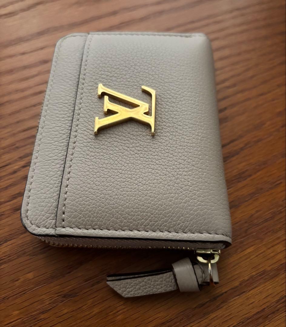 ルイヴィトン ジッピーパース ロックミー ベージュ