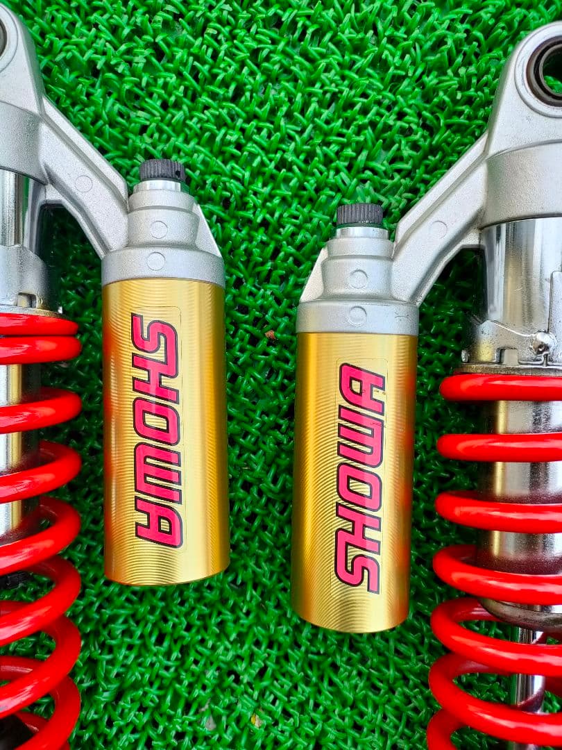 CB1300SF リアサスペンション 左右 SHOWA 純正 SC40 品薄