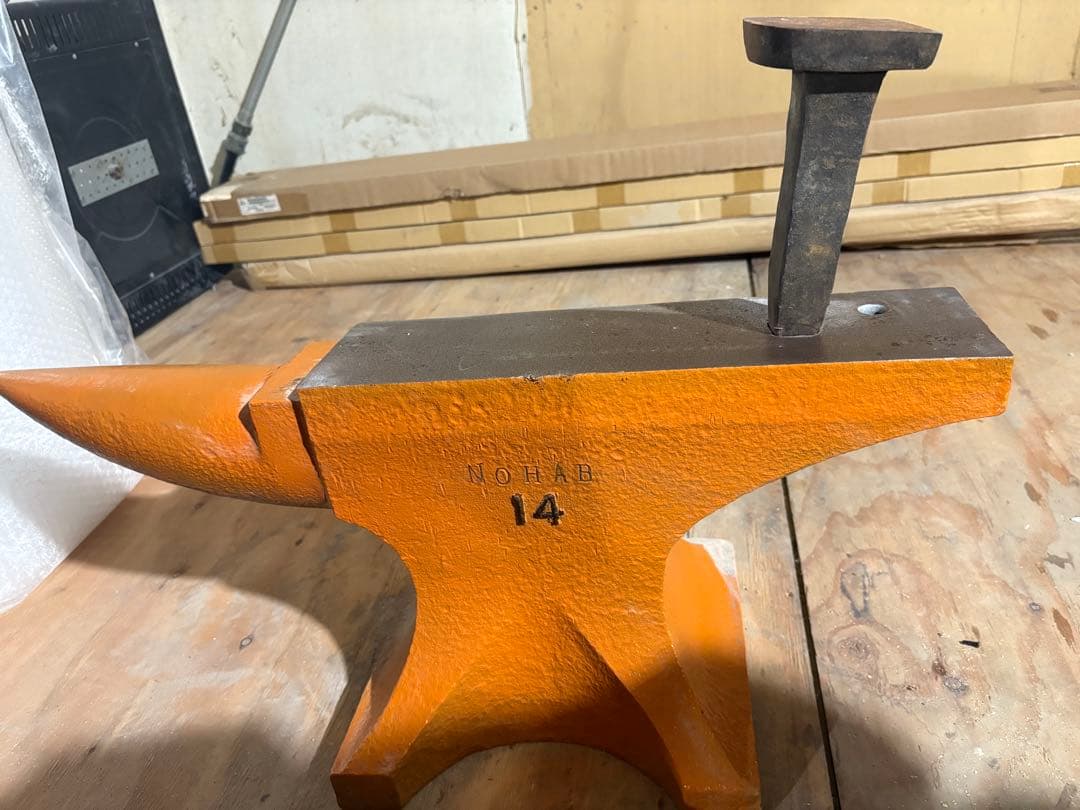 楽天市場】アンビル 約 25キロ 角型金床 作業台 かなとこ 鳥口付き