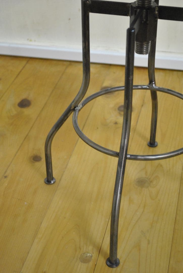 丸スツール　鉄フレームに銘木座面　typeG