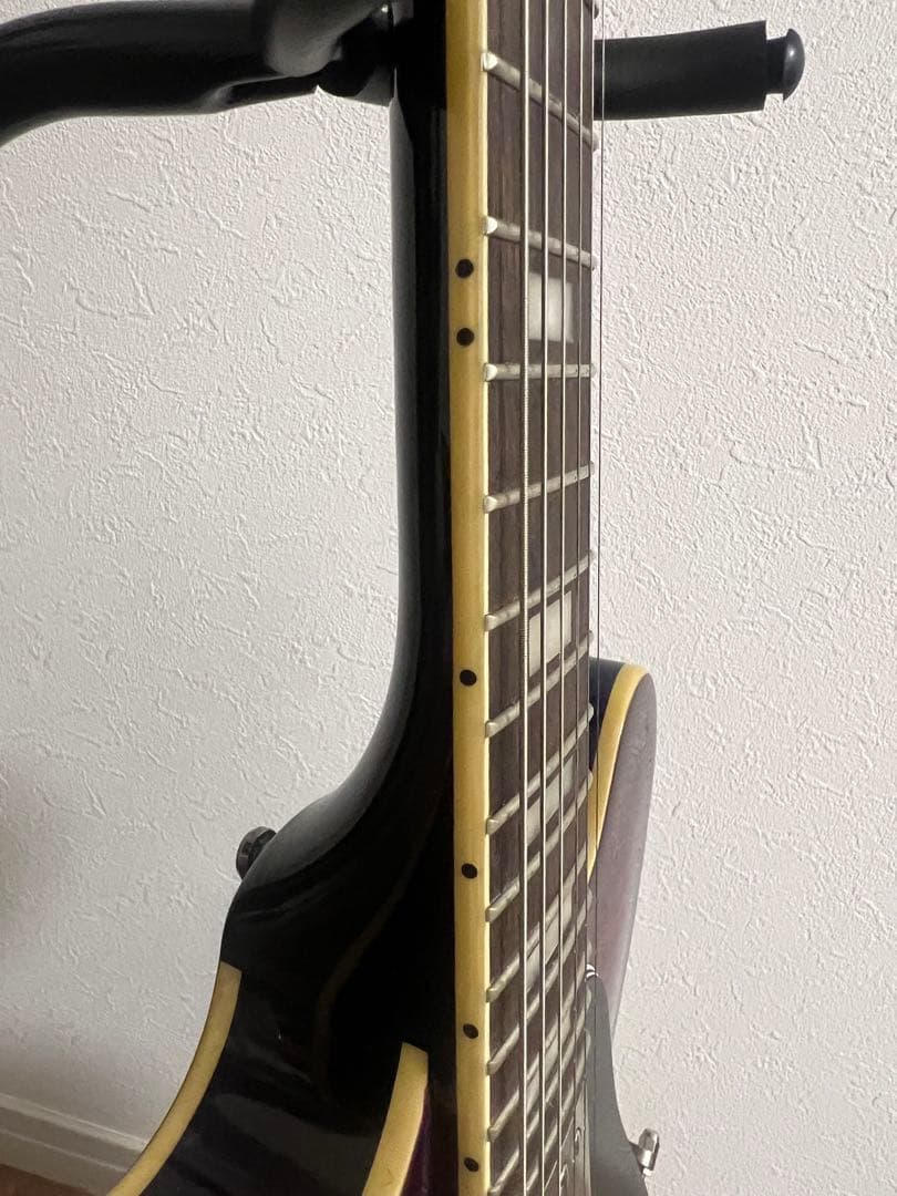 れるEpiphone ES-335 Figured Blueberry