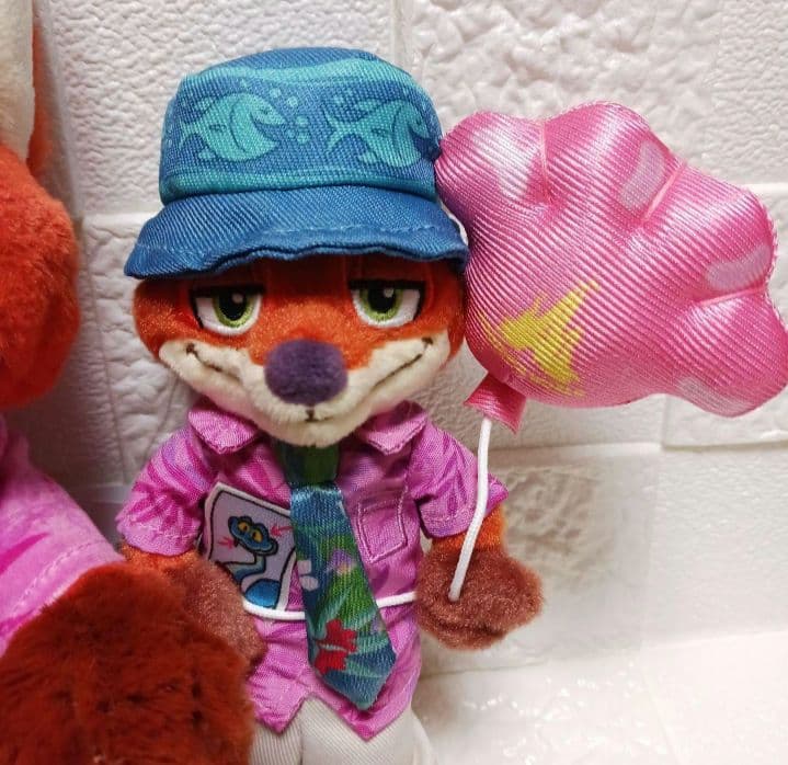 ズートピア　ポージーペンケース　ぬいぐるみバッジ　ニック　2点セット