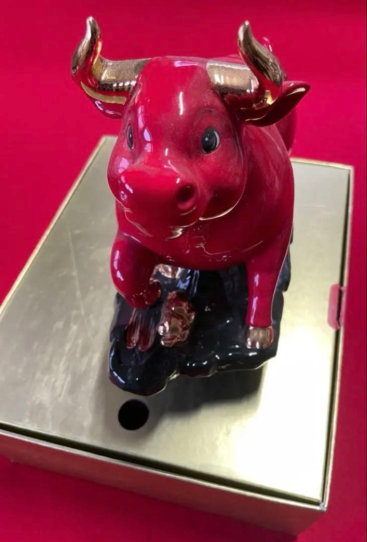 縁起物・ベトナム・ミンロン・高級陶器・置物・牛コレクション・美術品