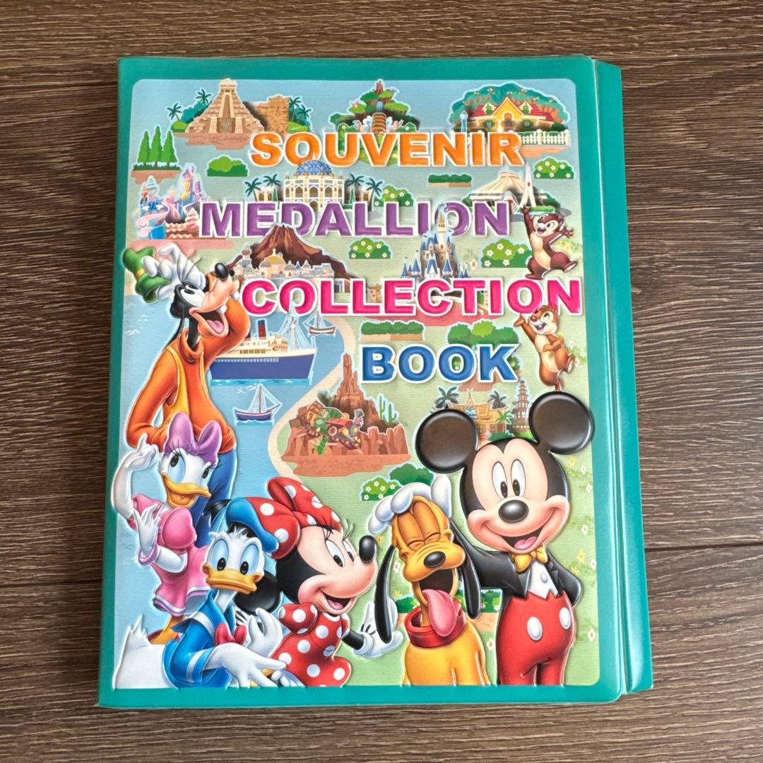 東京ディズニーリゾート メダリオンコレクションブック