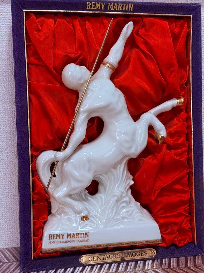 REMY MARTIN ケンタウロス像 陶器製 レミーマルタン セントー リモージュ ケンタウロス 青 陶器 箱付きをお