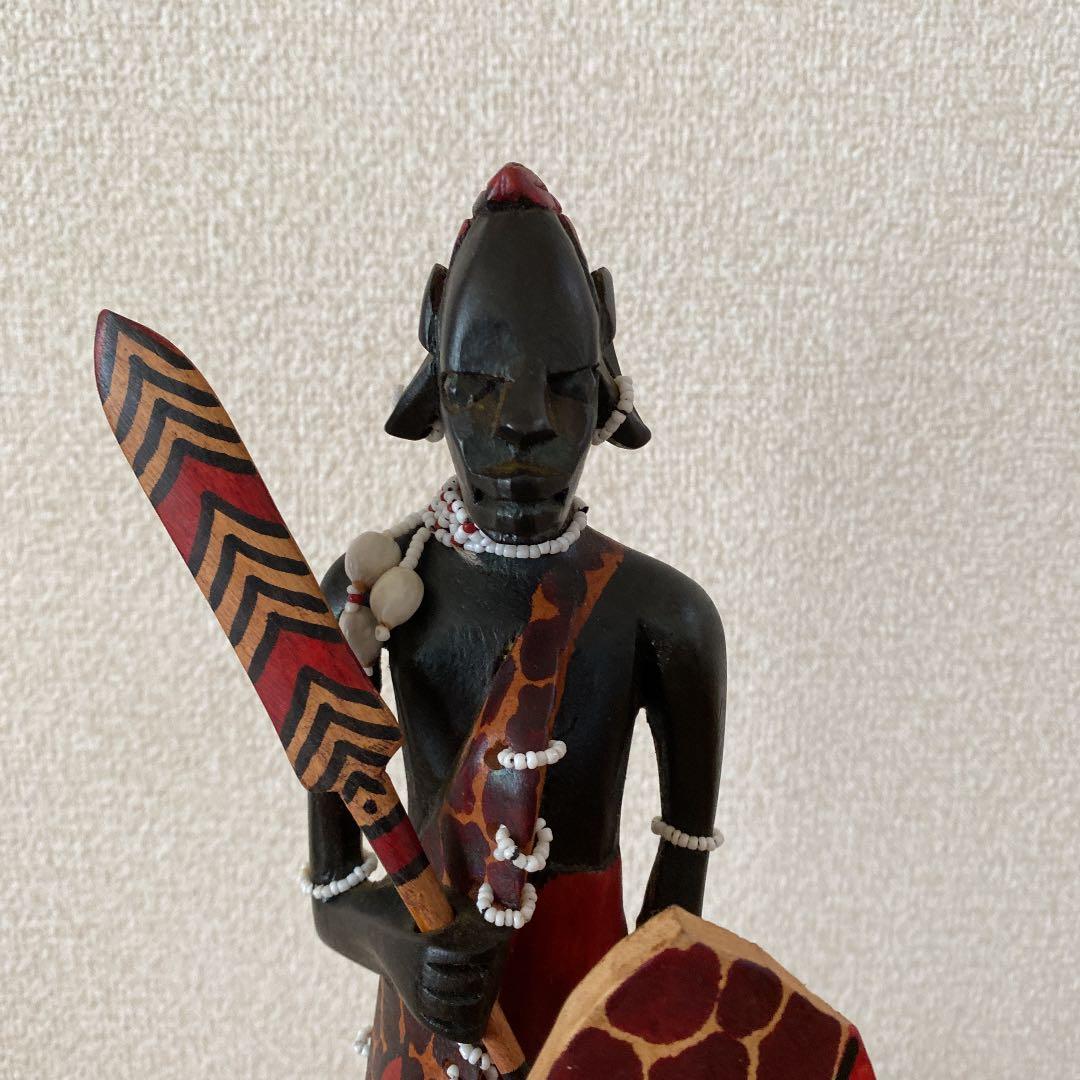 アフリカ ケニア マサイ族戦士 木彫り人形 置物 - メルカリ