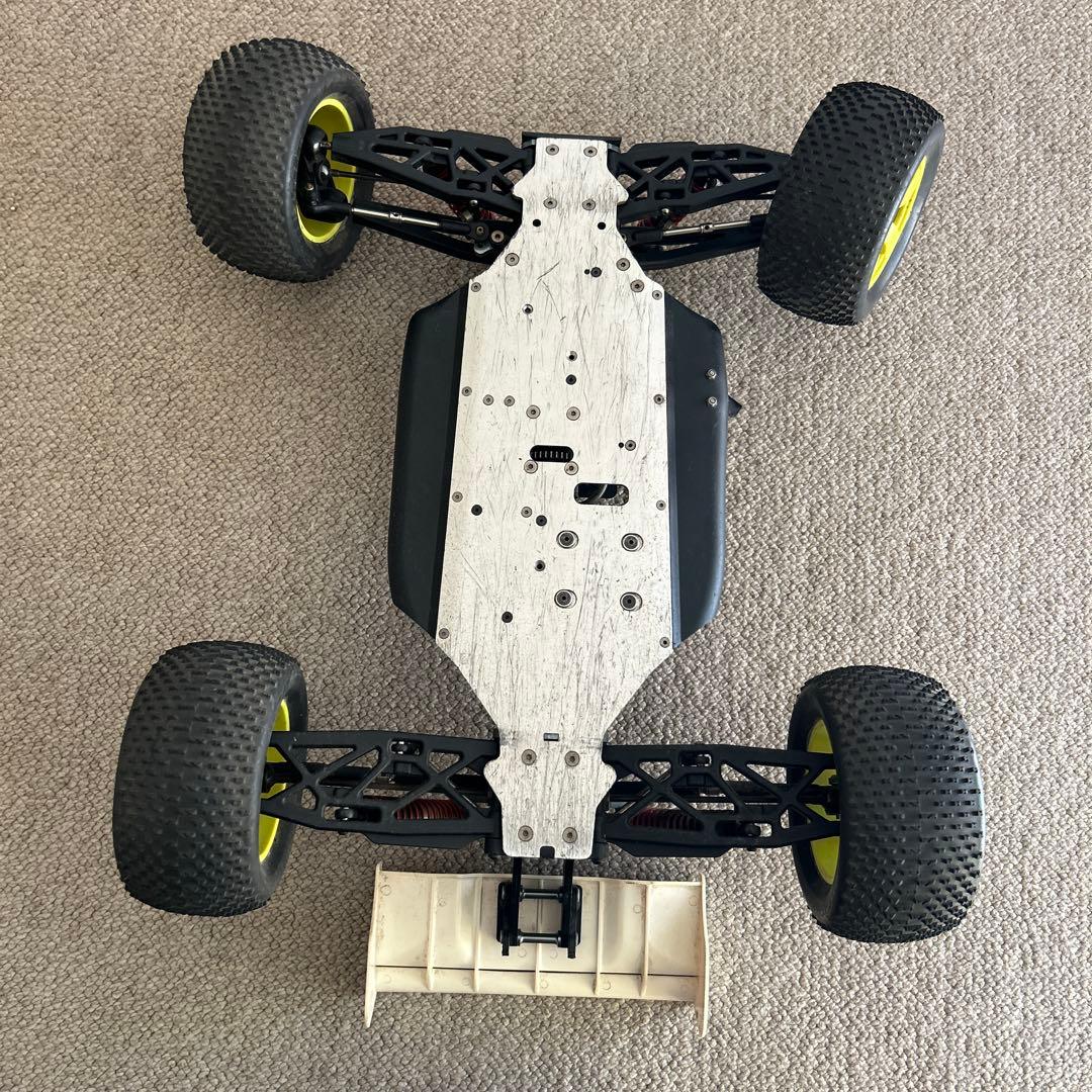 Mugen Seiki MBX5Tエンジンカー