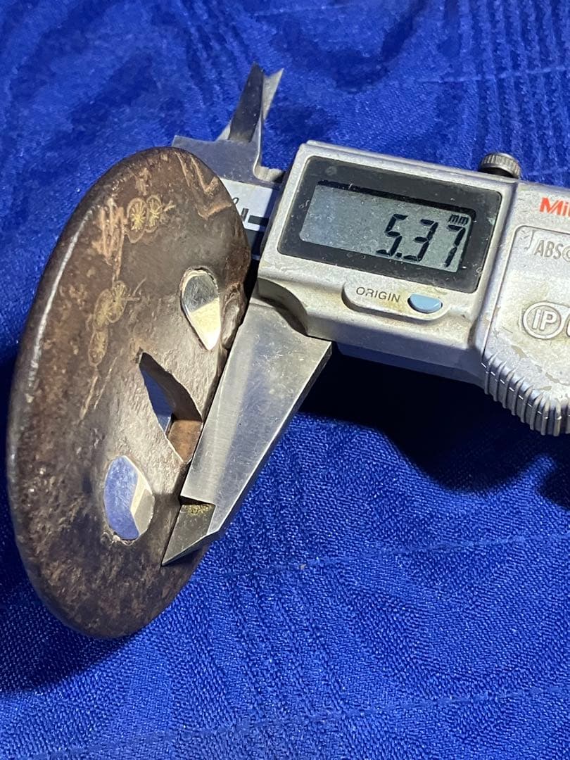 日本刀　小刀　鍔　金銀象嵌　鉄鍔