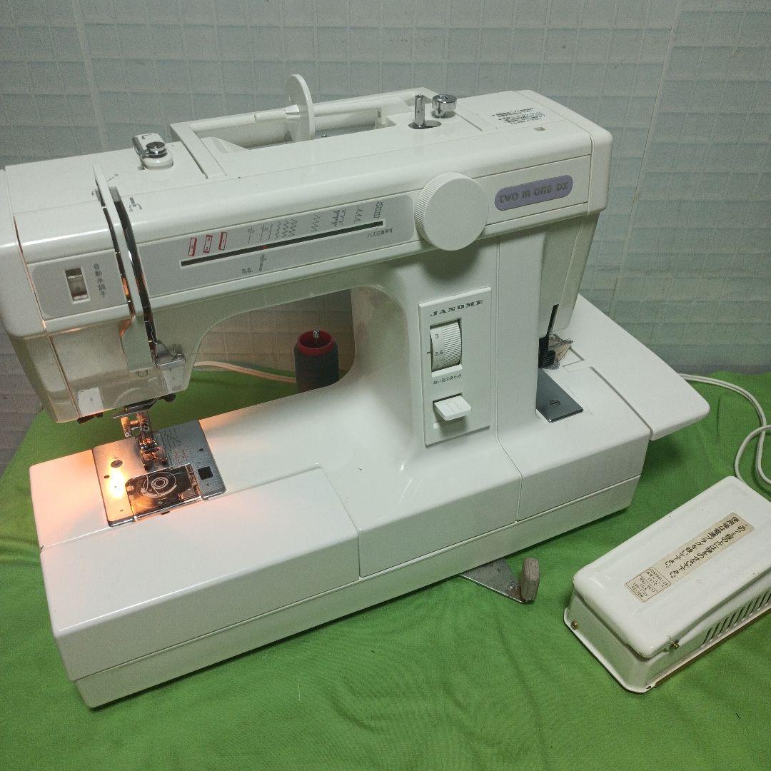 JANOME TWO IN ONE DX型の中古品です