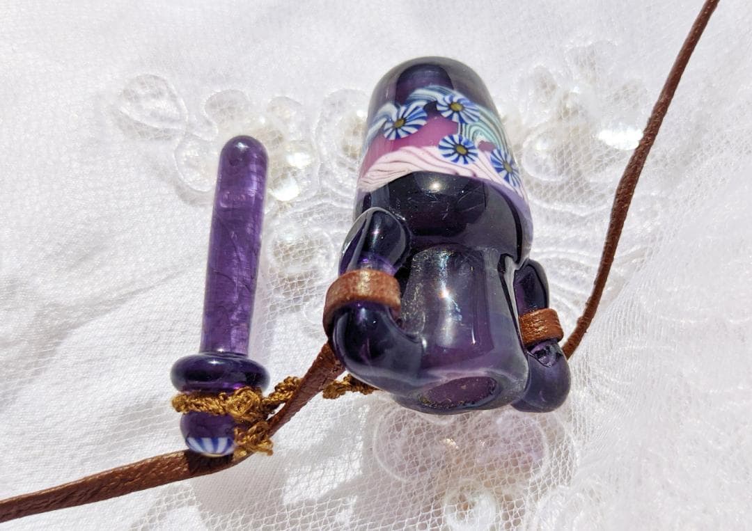 吉田正子トンボ玉（貳拾捌） 「瓶型」皮ひもネックレス ガラス玉に込め