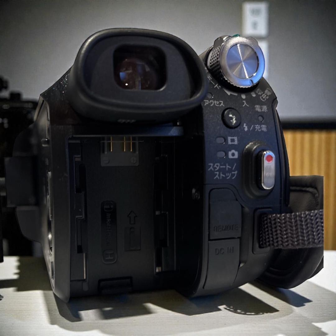 【美品】 SONY ハンディカム HDR-SR8 ブラック