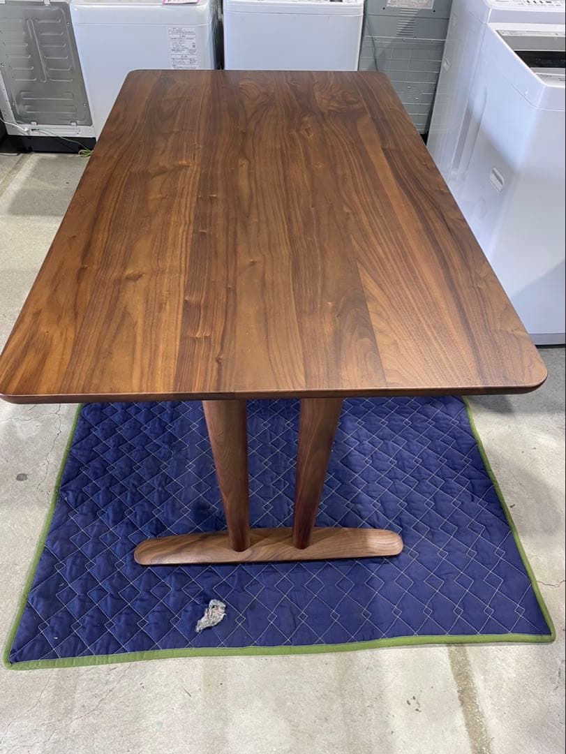 M*E様 美品飛騨産業キツツキマーク　ダイニングテーブル　3脚椅子セット