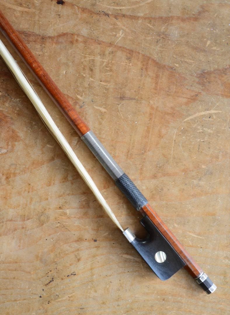 4/4 銀黒檀チェロ弓　美杢フェルナンブコ　80.6g