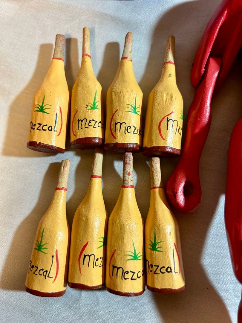 メキシコウッドカービングInocencio Vasquez 作「悪魔の宴」