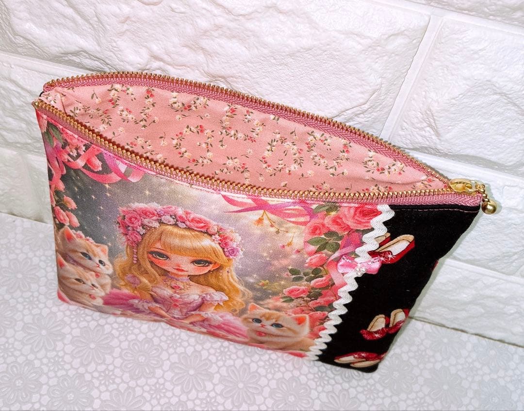 フラットポーチ♡レディ＆わんことにゃんこ