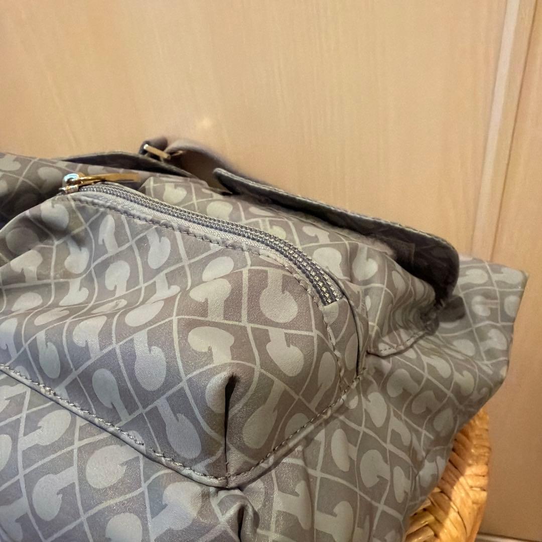 ゲラルディーニ　グレー ショルダーバッグ