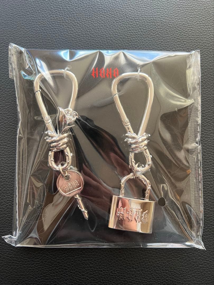 HANA BADLOVE カラビナセット - メルカリ