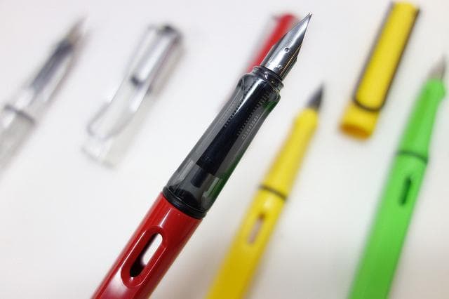 LAMY ラミー サファリ 万年筆 5本 長期保管 未使用品 小傷あり - メルカリ