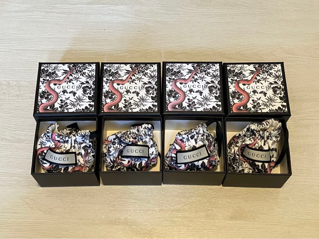 GUCCI 蛇柄空箱 アクセサリー空箱 - メルカリ