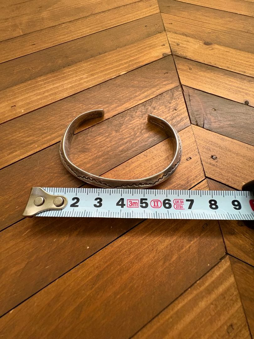 ナバホ族　「SterlingTahe」 シルバーアクセサリーオープンバングル