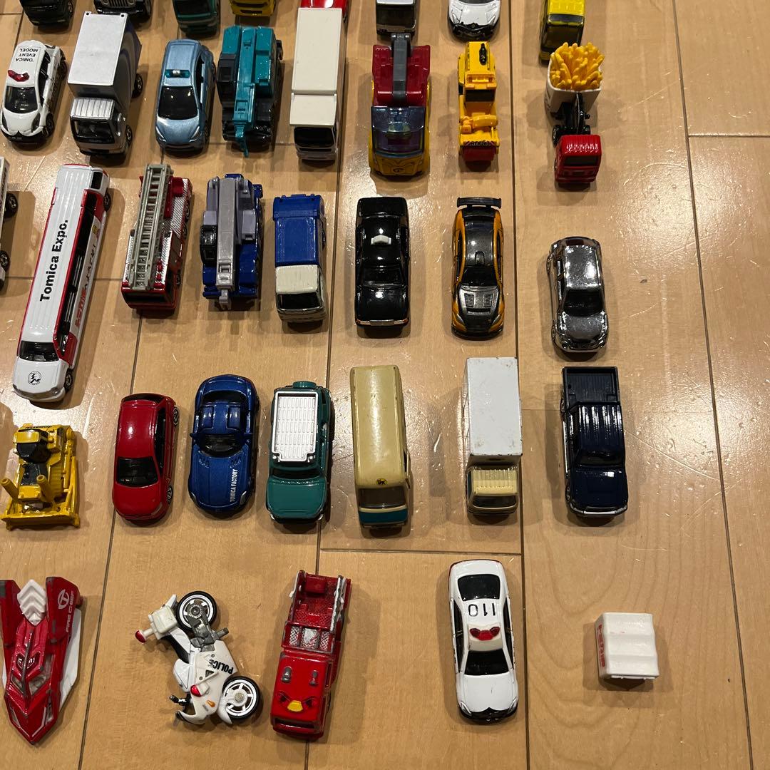 トミカ ミニカーまとめTOMICA 93台おまけ付きディズニーアンパンマン等
