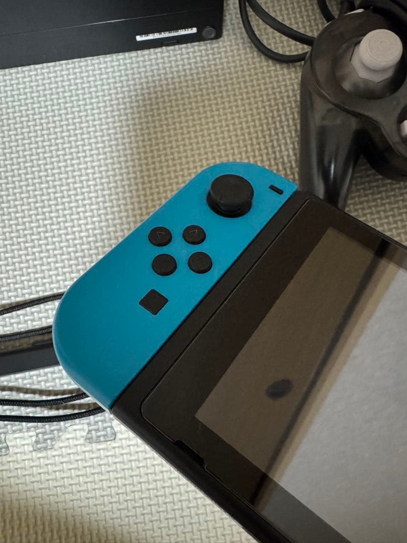 M*e様 Nintendo Switch 本体 青/赤 Joy-Con 付属品