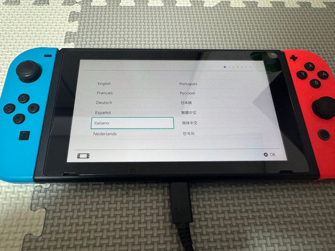 M*e様 Nintendo Switch 本体 青/赤 Joy-Con 付属品