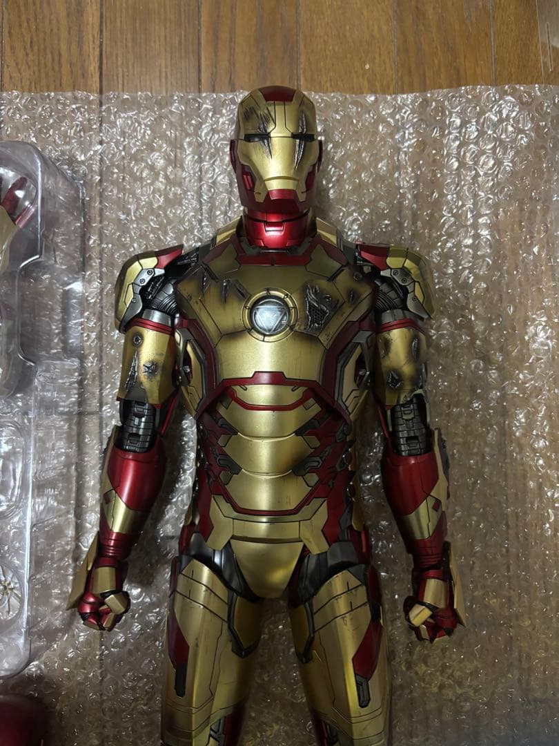 ホットトイズ　アイアンマン3 1/4スケールフィギュア クォーター マーク42
